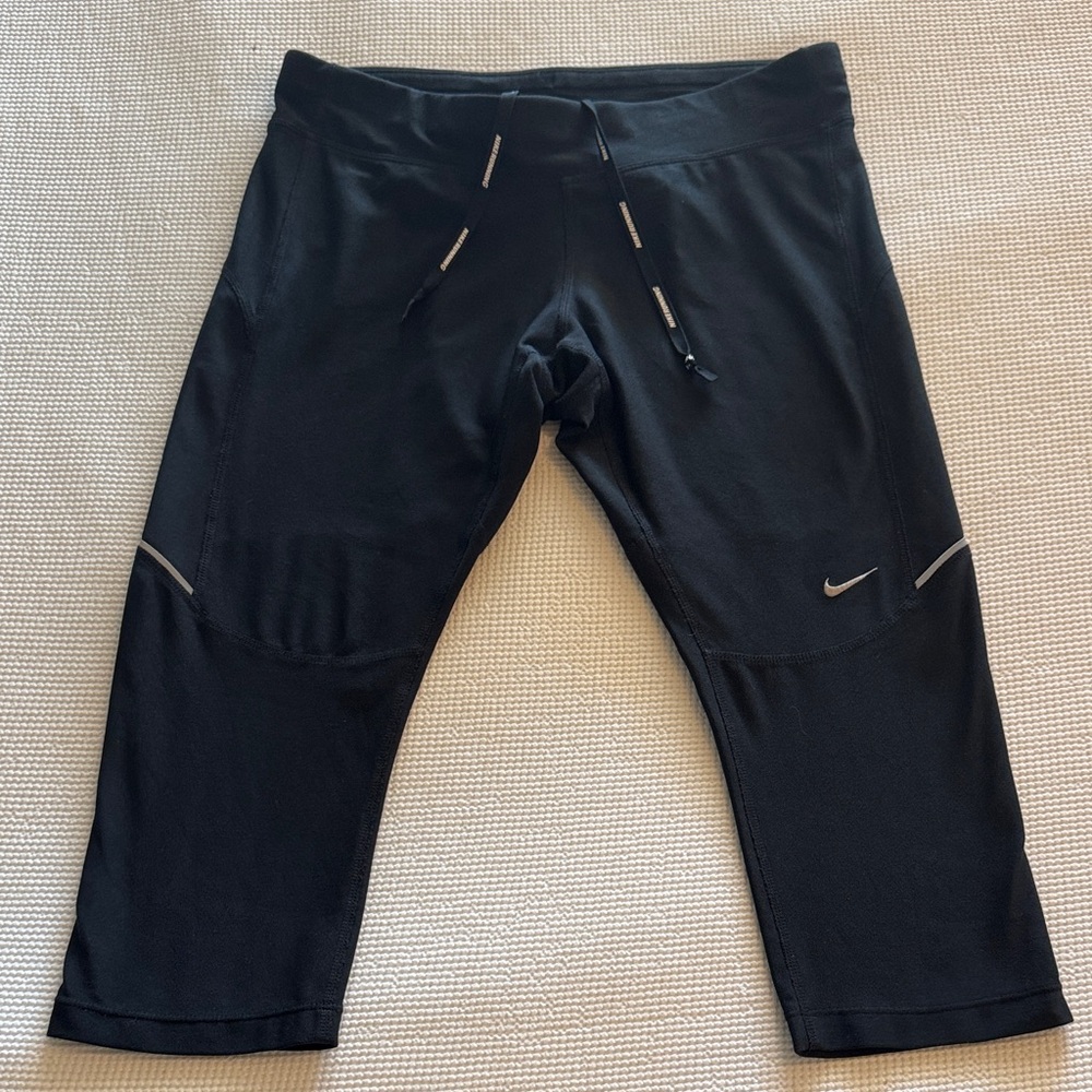 Nike Women’s Dri-Fit Running Capri Leggings. Size Medium.